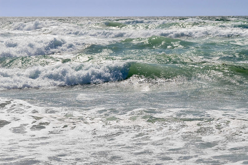 800px-Ocean_waves